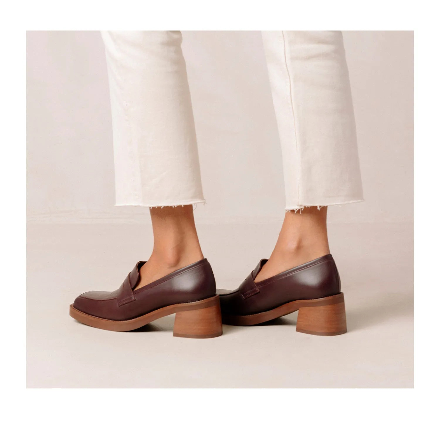 Alohas Women's Roxanne in Wine