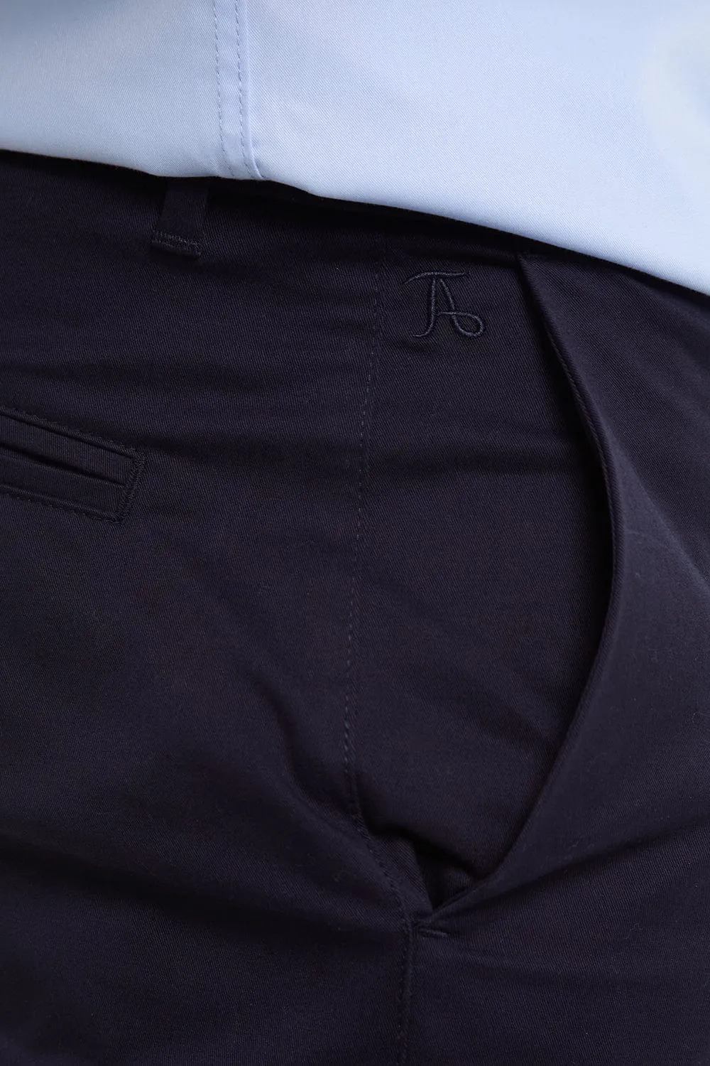 Muscle Fit Chino Shorts in Navy