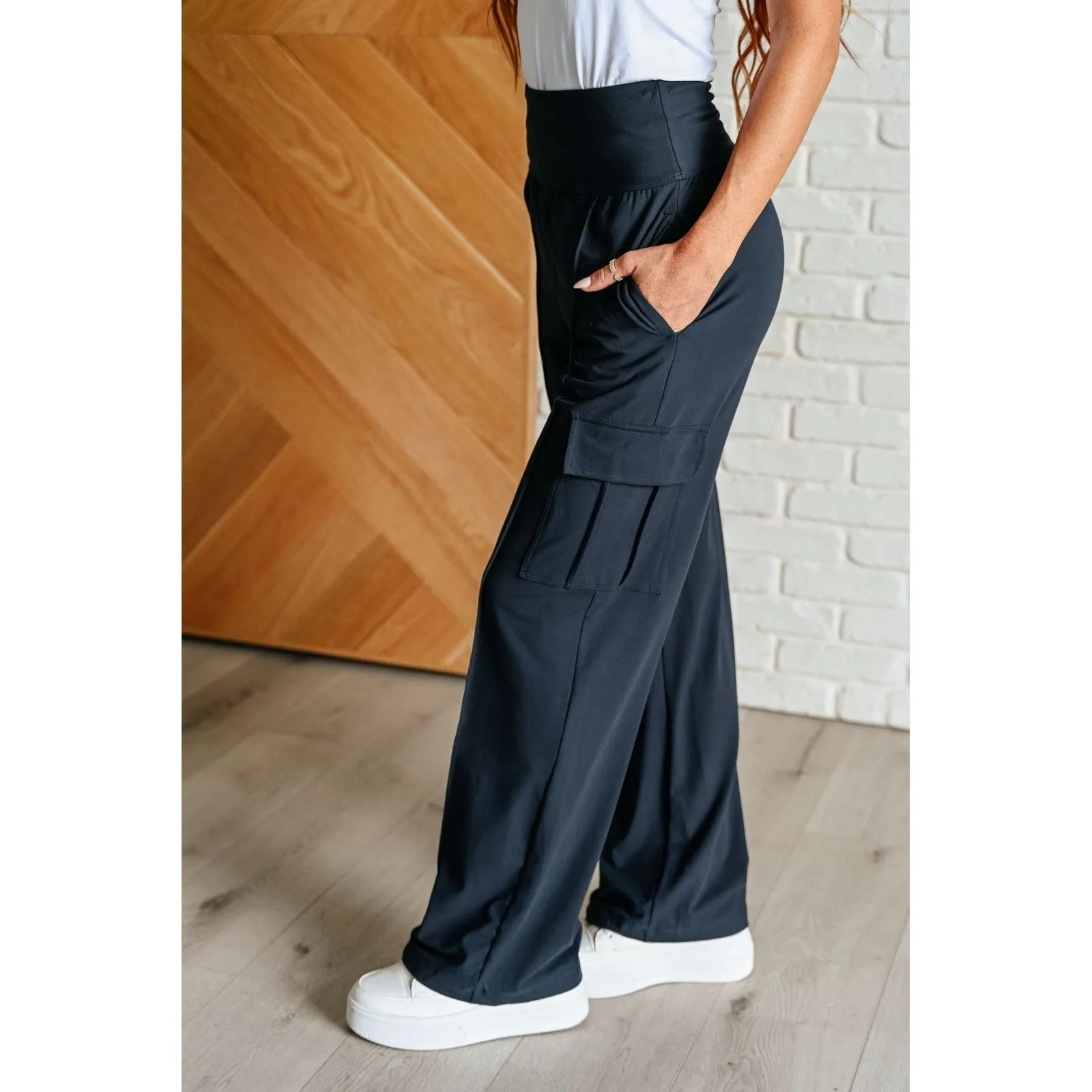 Relaxation Chic Cargo Pants in Navy