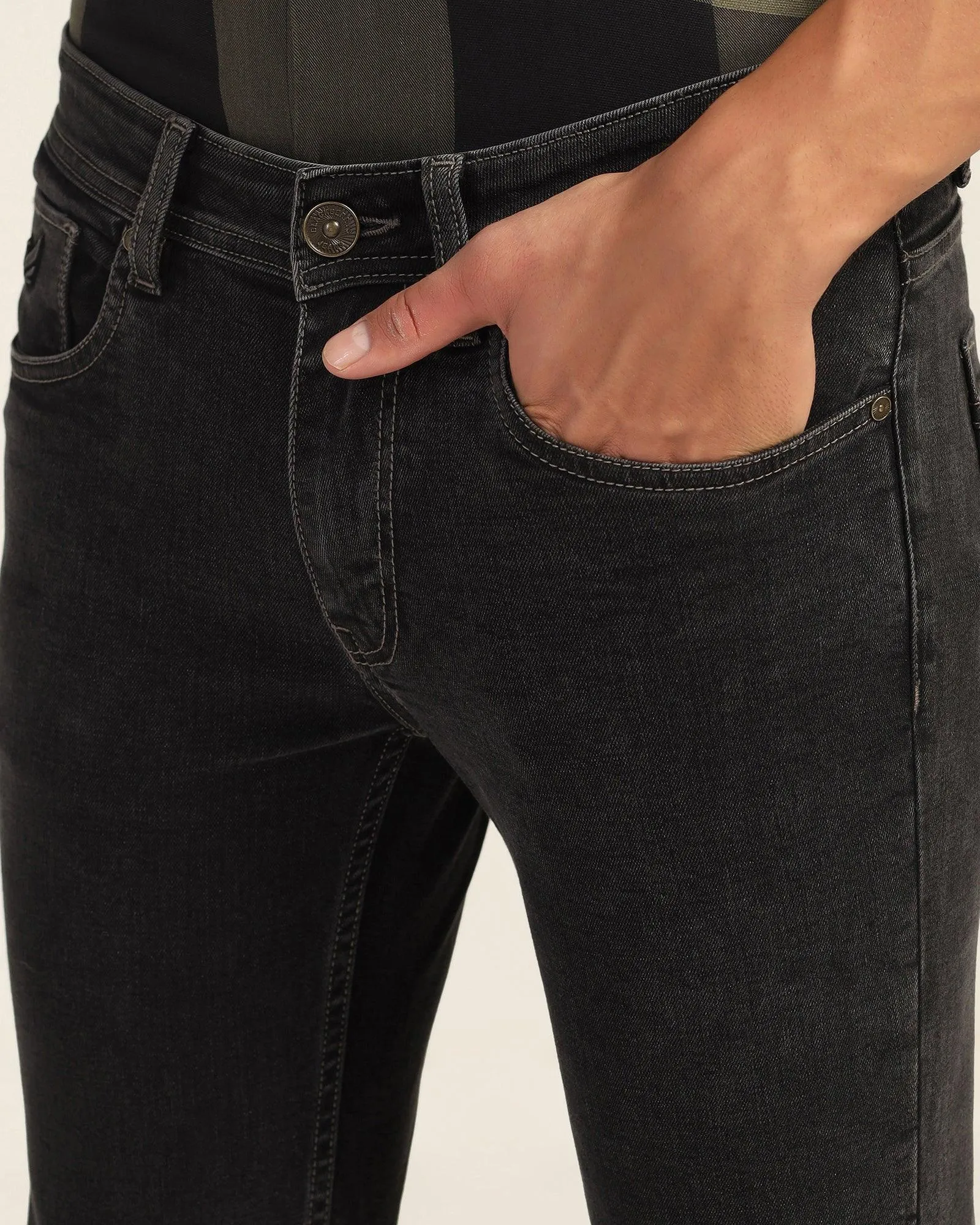 Super Clean Skinny Cropped Fiji Fit Black Jeans - Gagnon