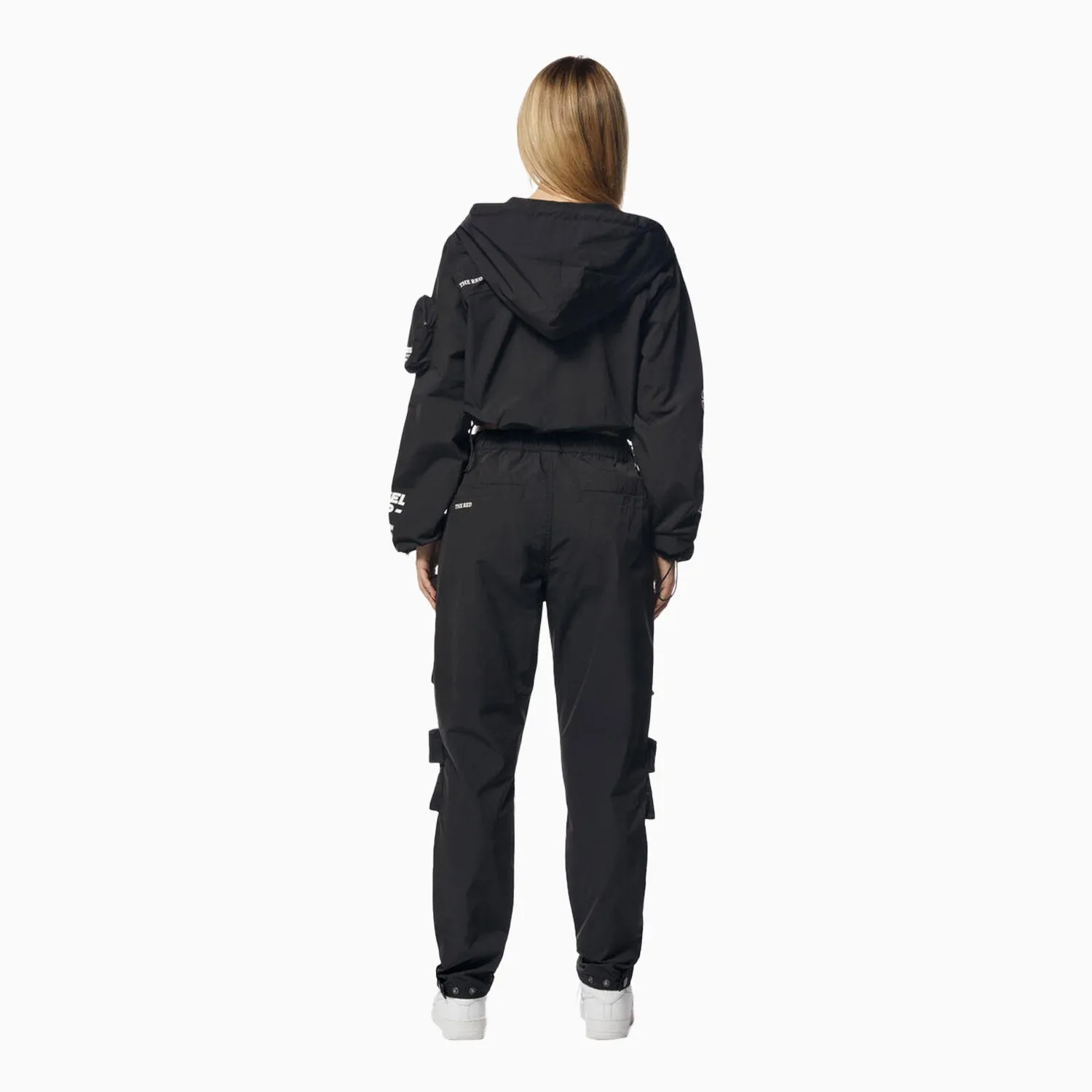 Women's Utility Graphic Cropped Windbreaker Outfit