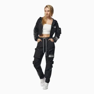 Women's Utility Graphic Cropped Windbreaker Outfit